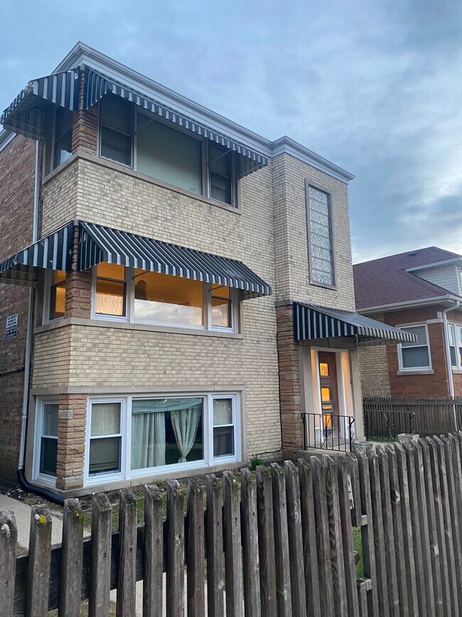 5745 W Addison St 5745 W Addison St Chicago IL 60634 Apartment Finder