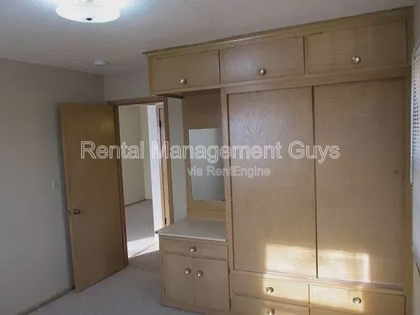 Building Photo - 496 Front St