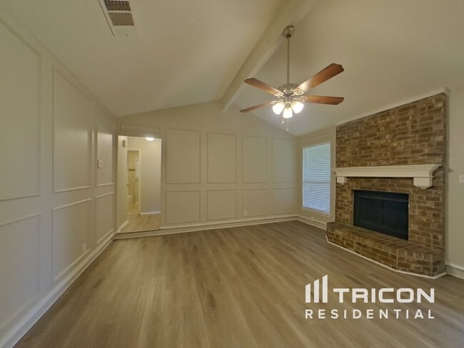 Building Photo - 6408 Alta Vista Dr