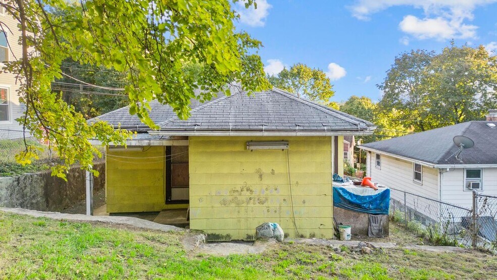 Building Photo - 97 Wall St