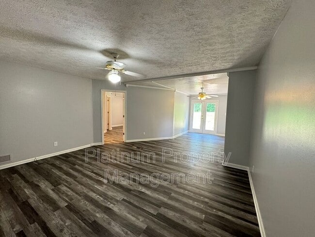 Building Photo - 4798 Rock Island Ln NW