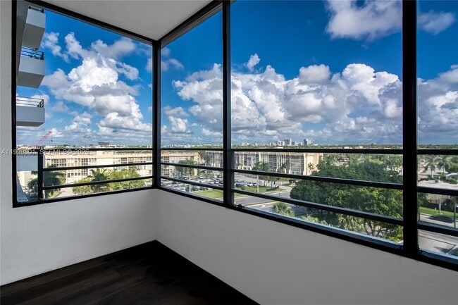 Building Photo - 600 Three Islands Boulevard