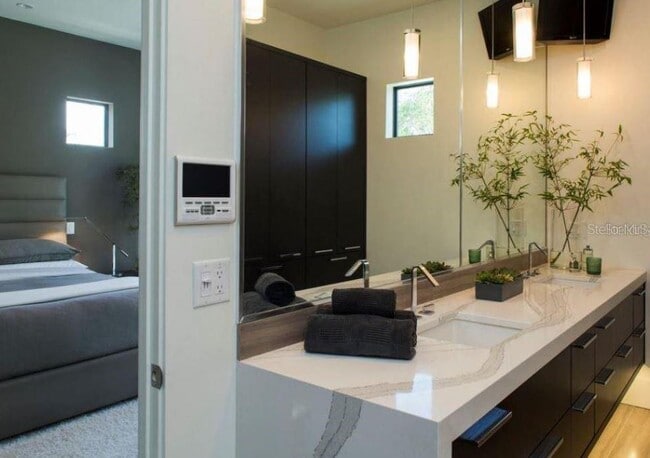 Building Photo - 356 Bayview Dr NE