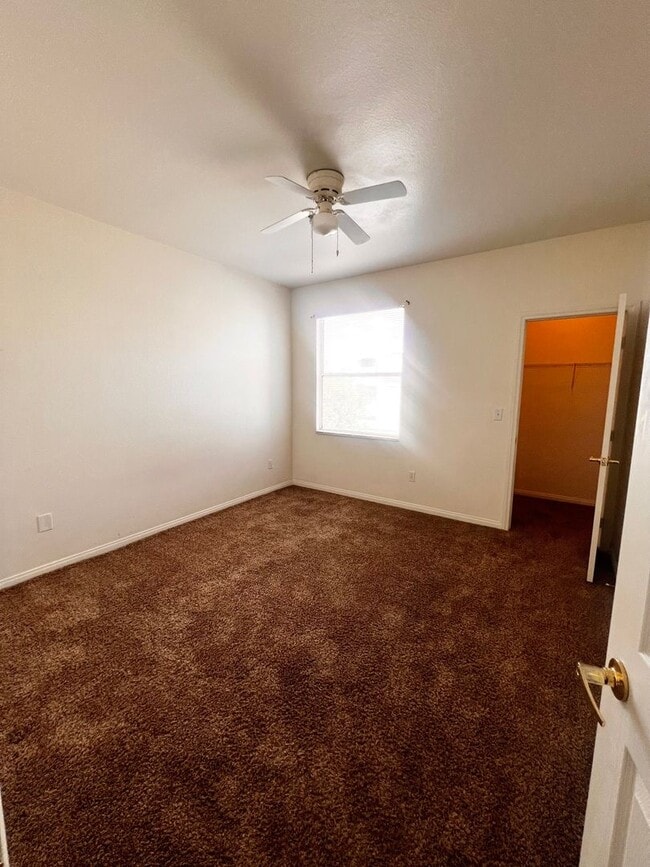 Building Photo - 6955 N Durango Dr