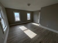 Building Photo - 14 E 6th Ave