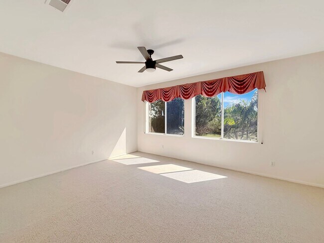 Building Photo - Beautiful & Spacious 5BD/3BA House in East...