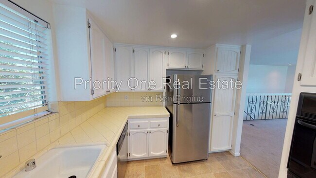 Building Photo - 4476 33rd Pl