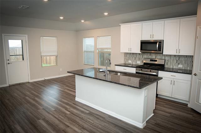 Building Photo - 3016 Renaissance Dr