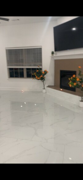 Building Photo - 720 Gala Cir