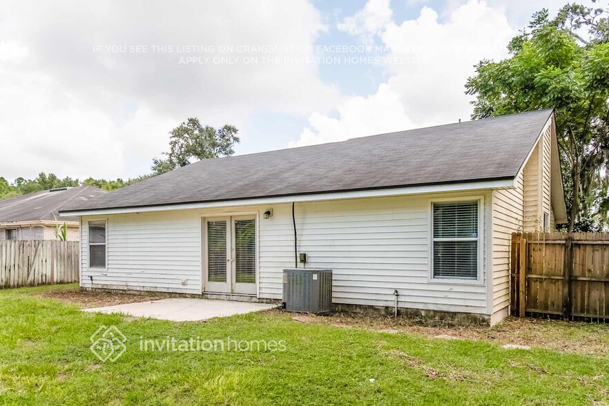 Building Photo - 8313 Lakemont Dr