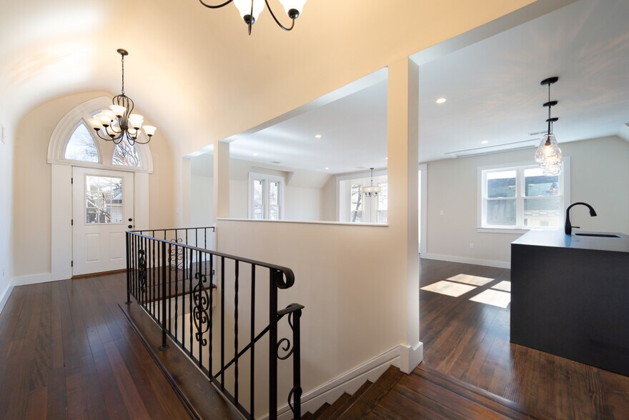 Building Photo - 19 Playstead Rd