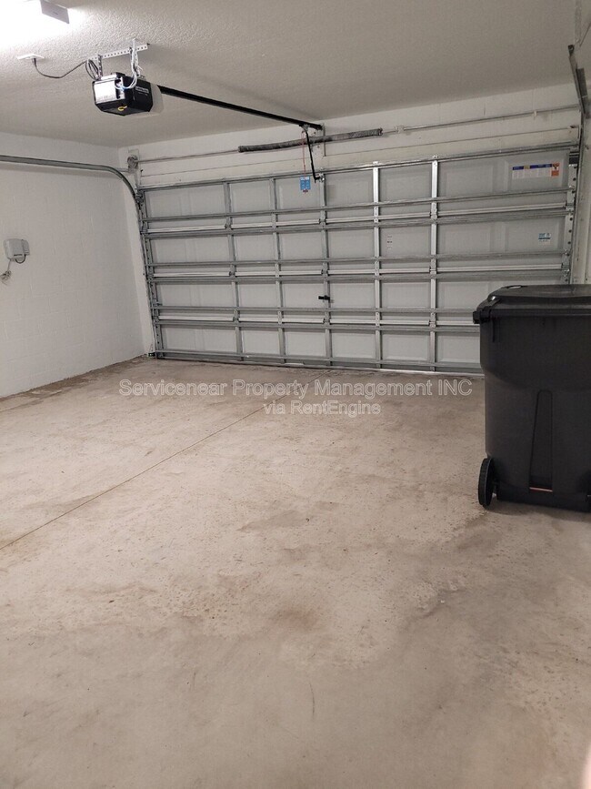 Building Photo - 2240 Gatsby Ln