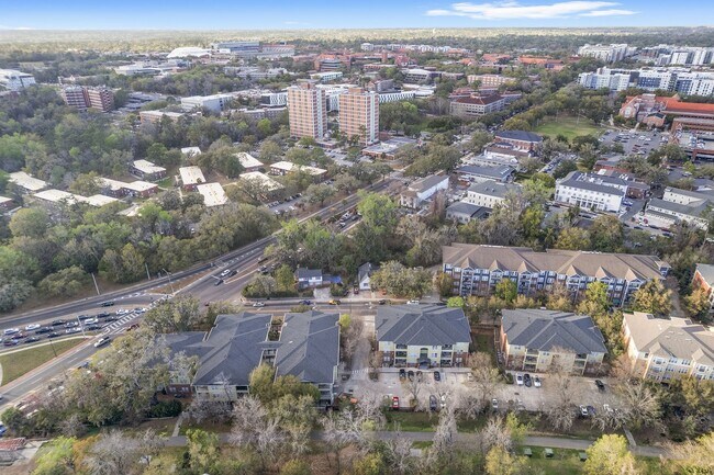 Building Photo - 949 SW 13th St