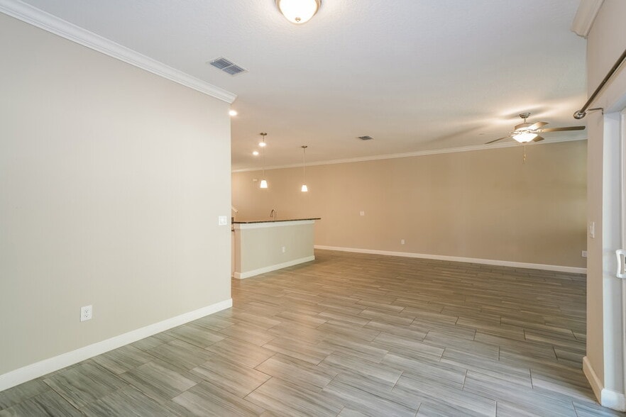Building Photo - 2123 Cerulean Sky Dr