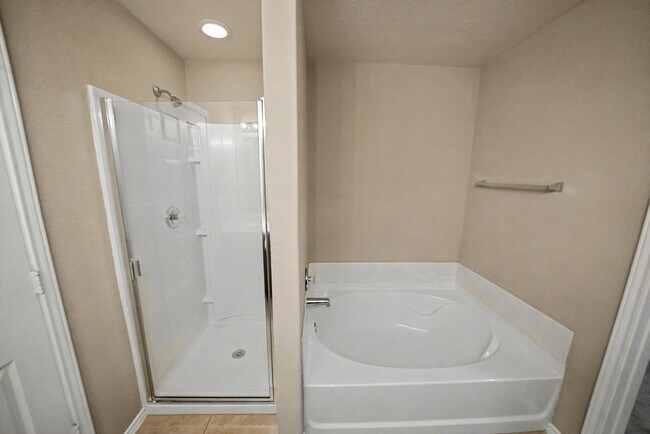 Building Photo - Beautiful 4-Bedroom, 3-Bath Home in Kensington Ranch - Realtor Commission: $500