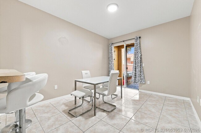 Building Photo - 732 SW 106th Ave