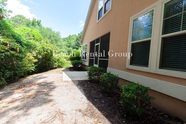 Building Photo - 2402 Via Palma Dr