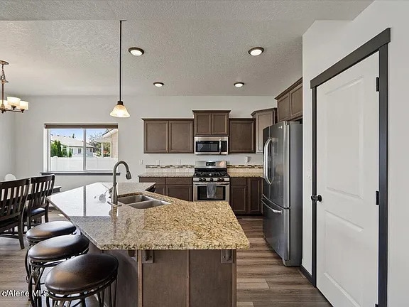 Building Photo - 1824 E Warbler Ln