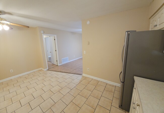 Building Photo - 5807 Hunter Rd