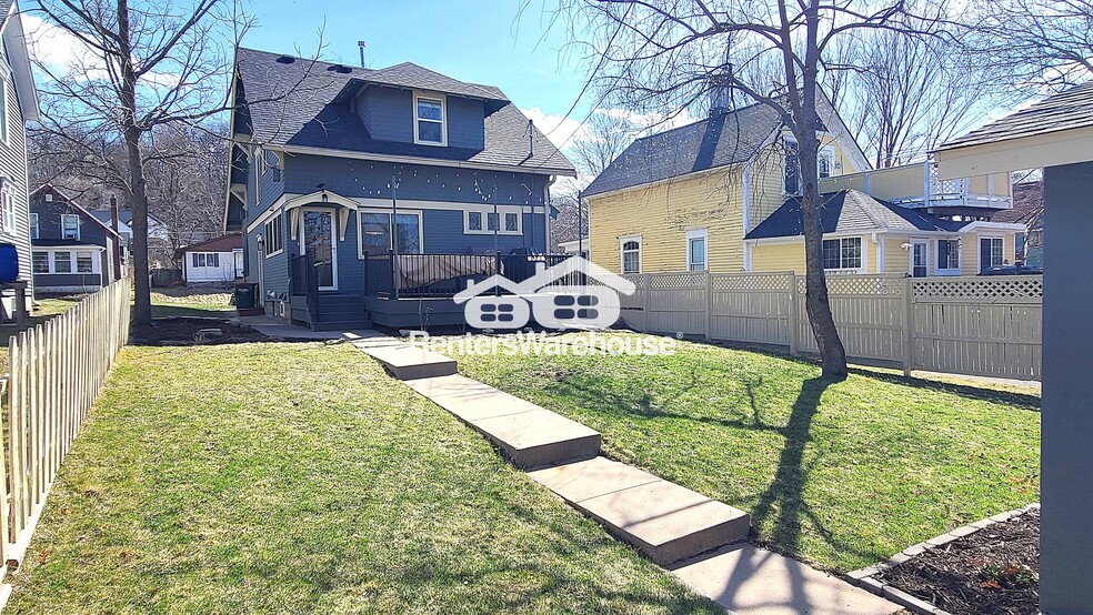 Building Photo - 421 Locust St