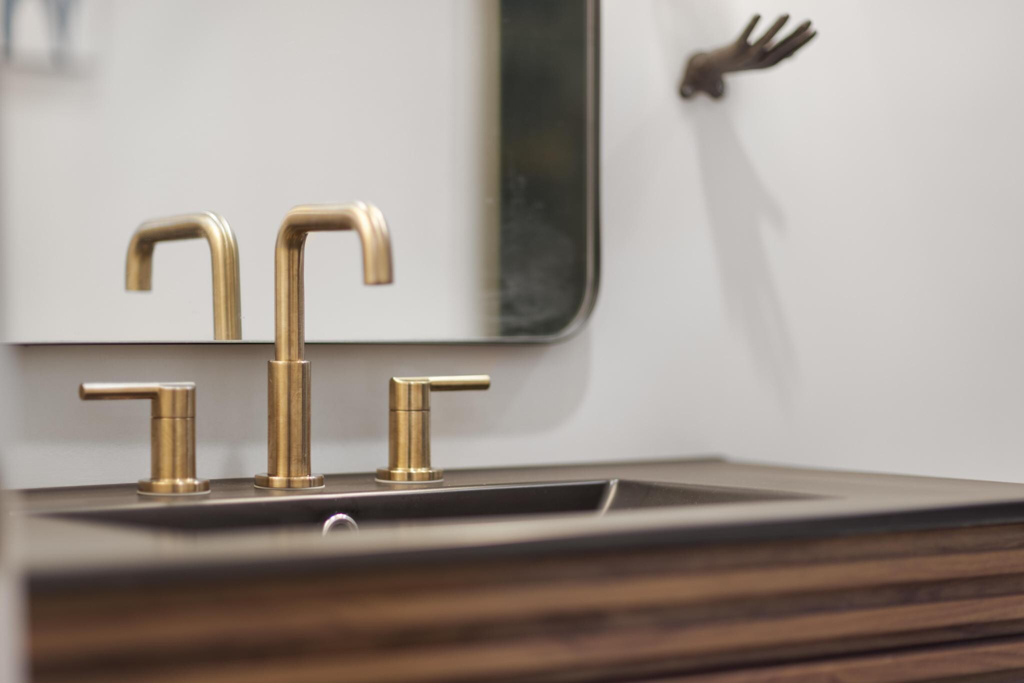 Building Photo - 18 Bank St