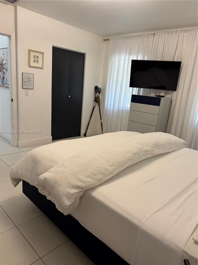 Building Photo - 1301 Grouper Dr