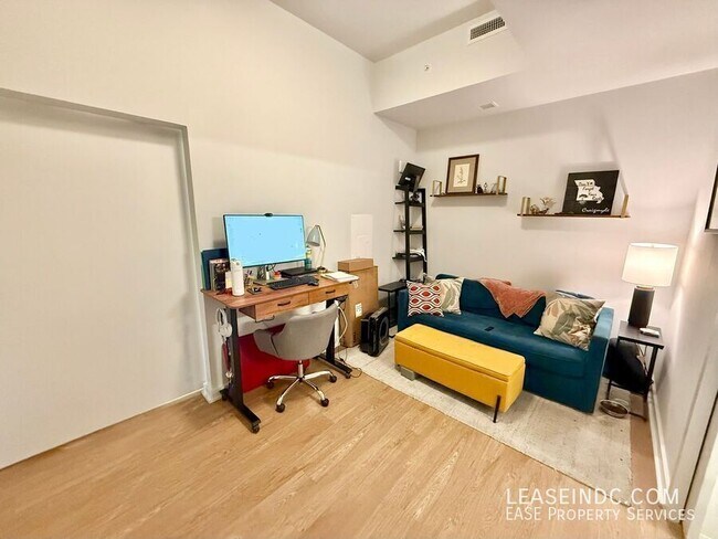 Building Photo - 1625 Eckington Pl NE