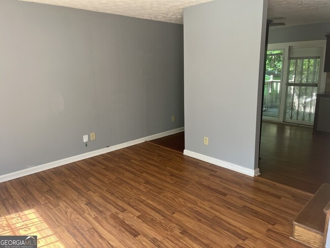 Building Photo - 2561 Lewfield Cir SE