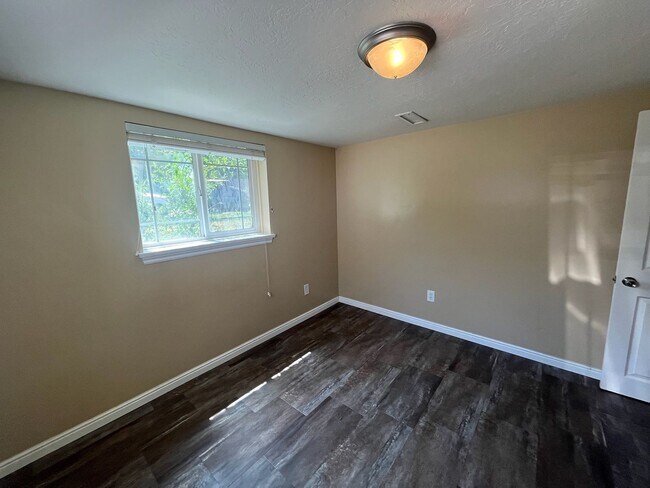 Building Photo - Haralson