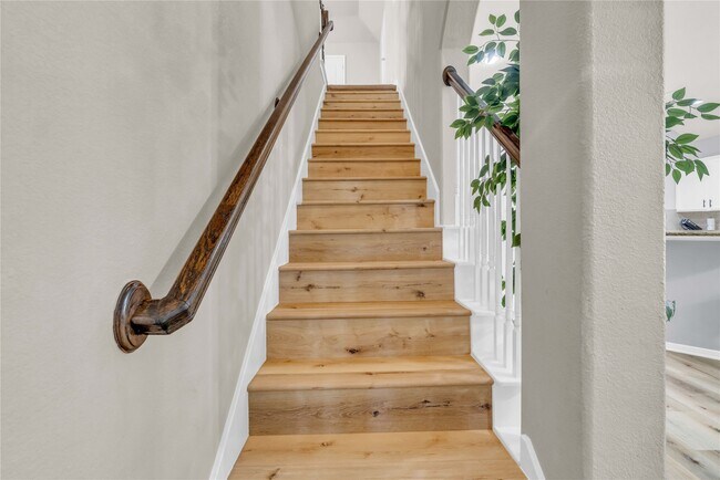 Building Photo - 2450 Garden Shadow Dr