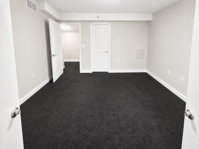 Building Photo - 4128 Orchard Ridge Blvd