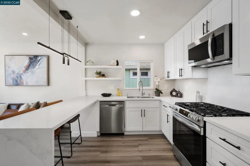 Building Photo - 1245 90th Ave