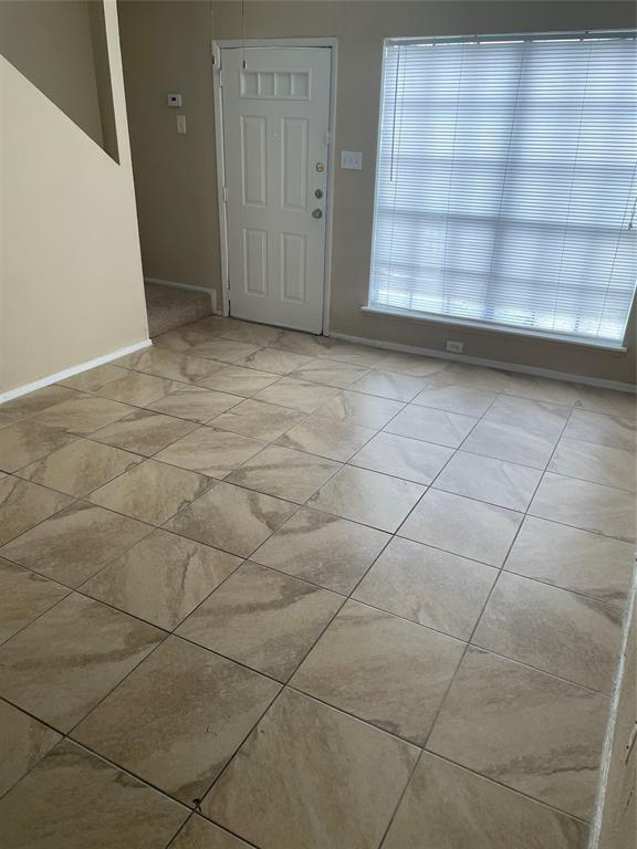 Building Photo - 8655 Village of Fondren