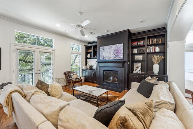Building Photo - 4013 Blossom St