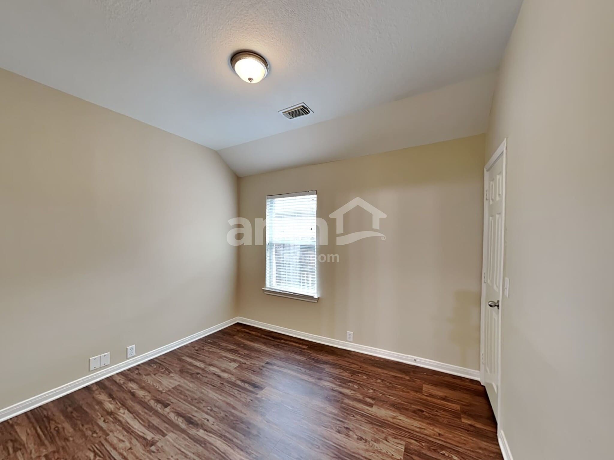 Building Photo - 8812 Sun Haven Ln