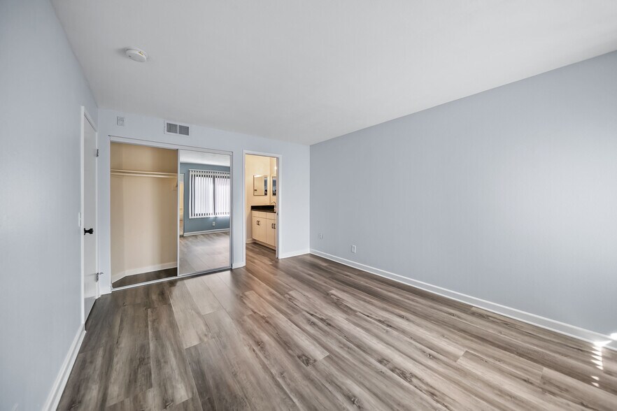 Building Photo - 8300 Manitoba St