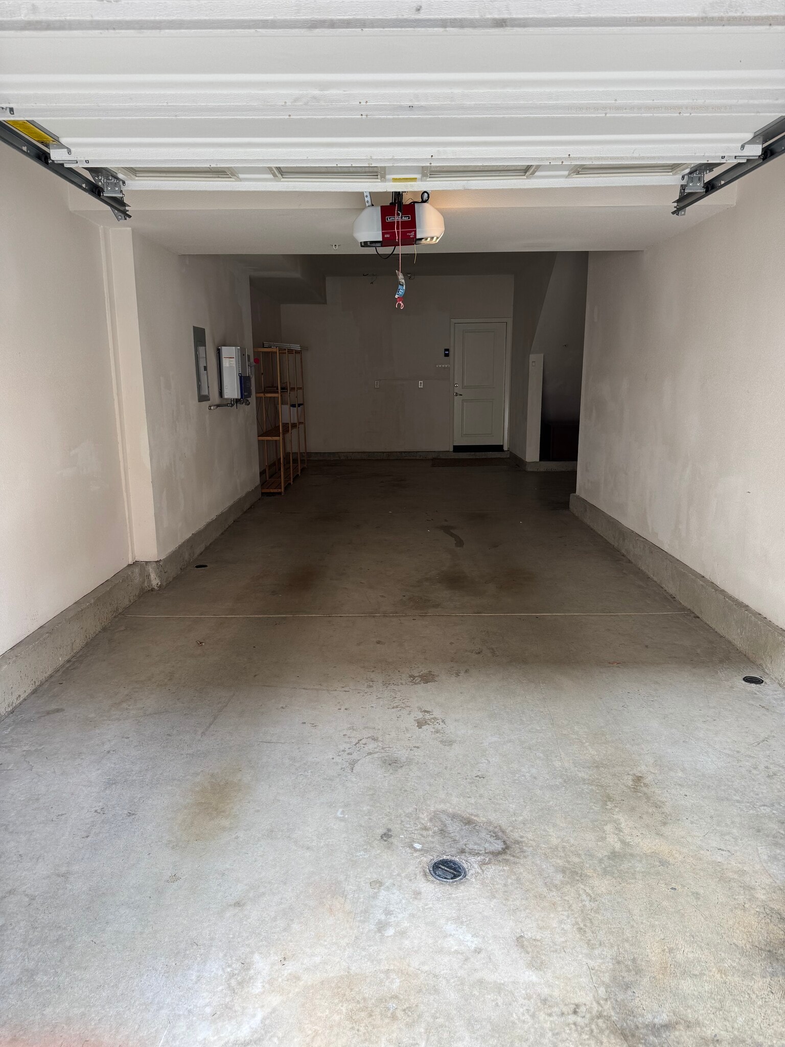 Building Photo - 1578 W Artesia Sq