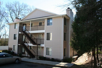 Building Photo - Condo off Independence and Lake Village Dr...