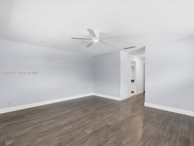 Building Photo - 110 Dunwoody Ln