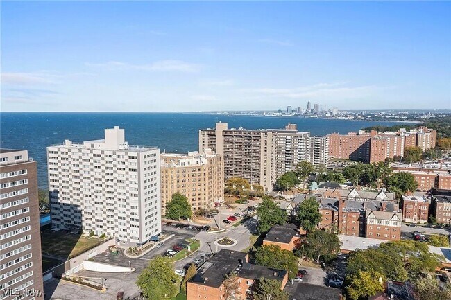 Building Photo - 12520 Edgewater Dr