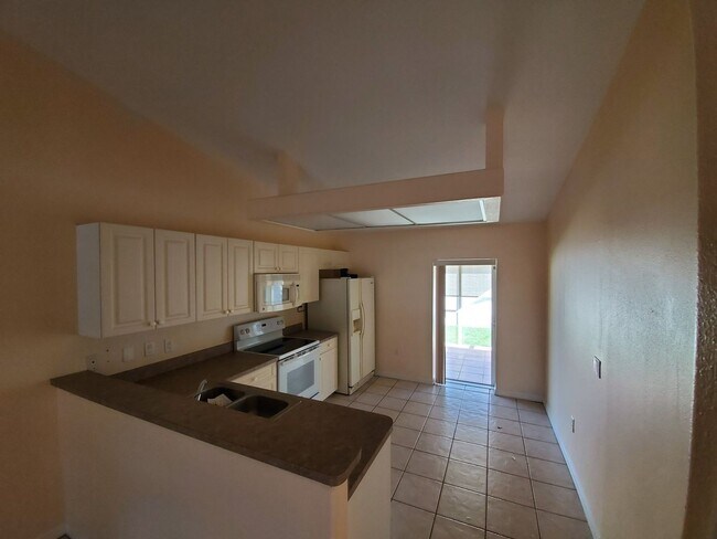 Building Photo - Venice, FL 3BR/2BA/2CG Single Family Home