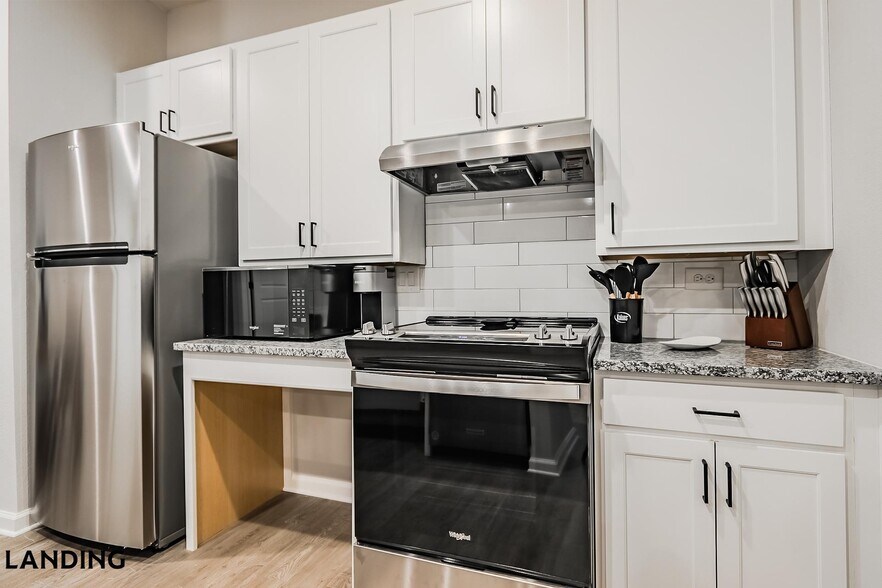 Building Photo - 1650 Harris Hill Rd