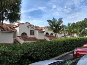 Building Photo - 1237 Country Club Dr