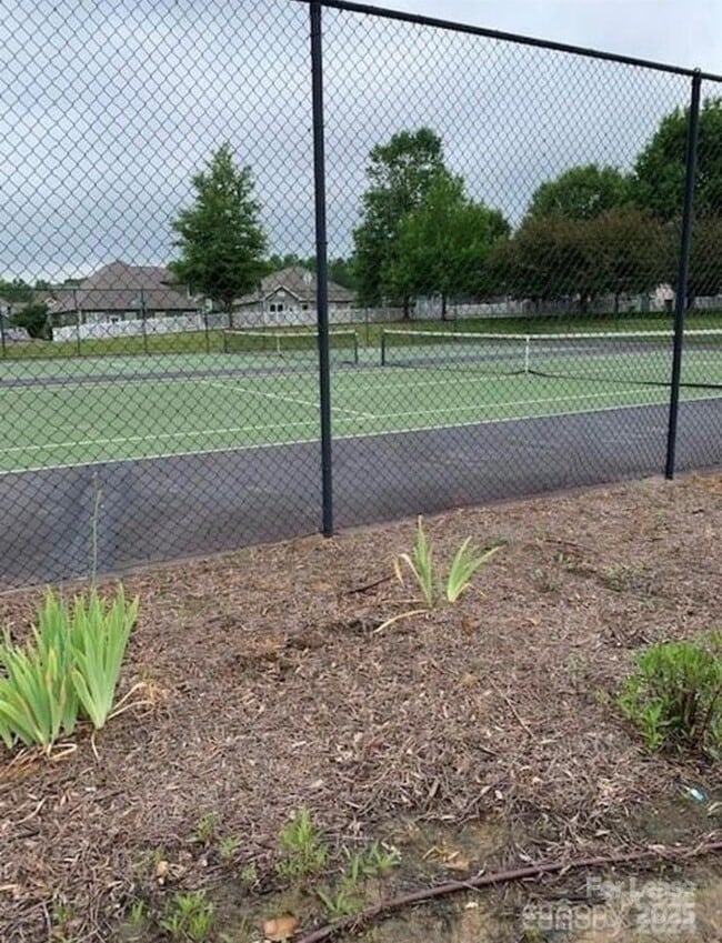 Building Photo - 11054 Hat Creek Ln