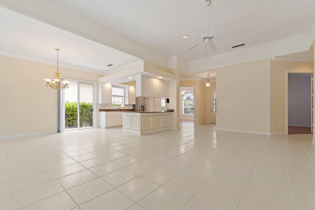 Building Photo - 9038 SE La Creek Ct