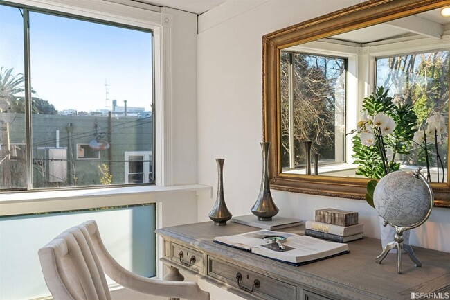 Building Photo - NEW! Stunning Pacific Heights Top-Floor Co...