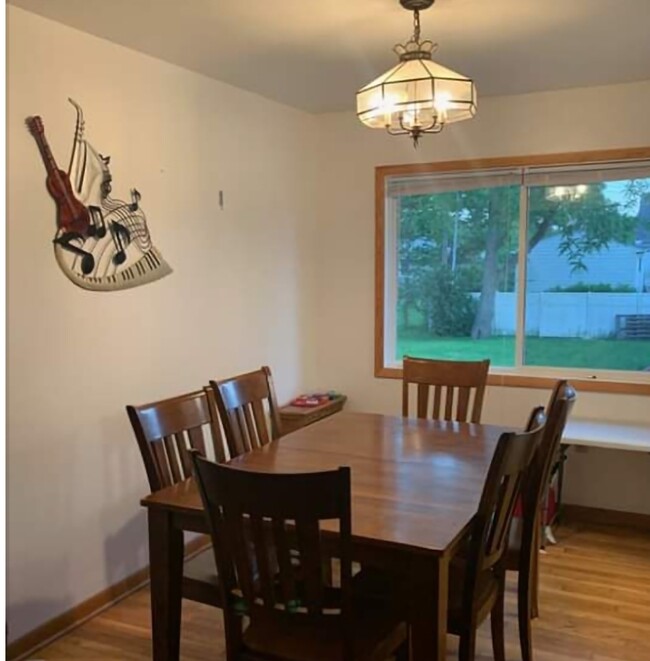 Spacious dining room - 808 W 28th St