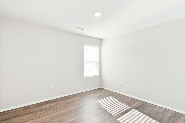 Building Photo - 2751 W Obsidian St
