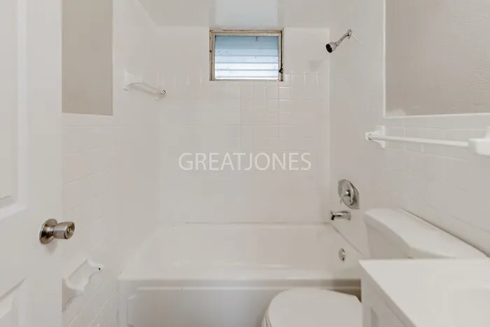 Building Photo - 155 Ben Nevis Rd