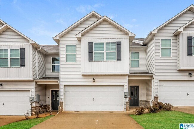 Building Photo - 136 The Heights Dr